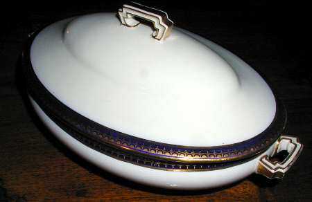 2-5486 Oval Covered Vegetable