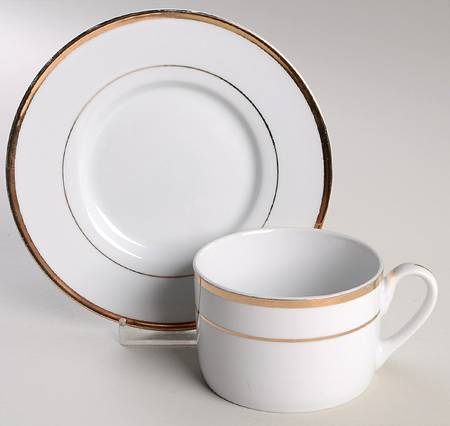 Sonoma Gold Flat Cup & Saucer Set