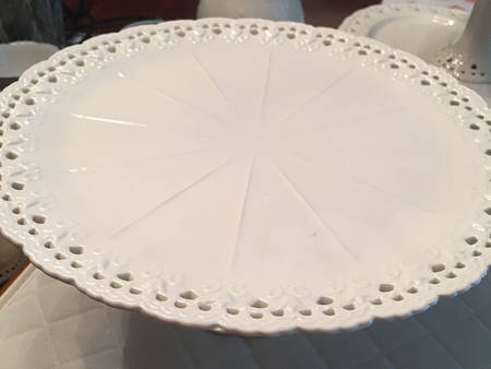 Cream Lace 11" Diameter Pedestal Cake Stand