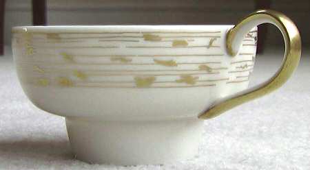 STR114 Footed Cup
