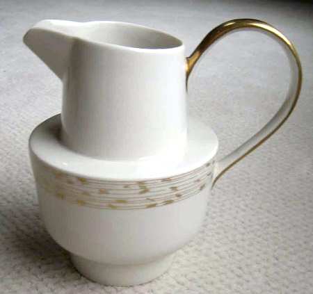 STR114 Creamer