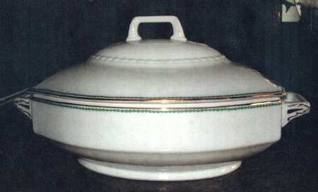 SCH553 Oval Covered Vegetable