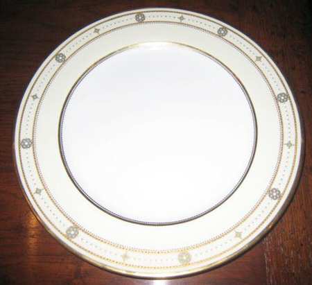 R5715 by Spode
