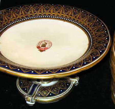 SP514 Footed Cake Plate