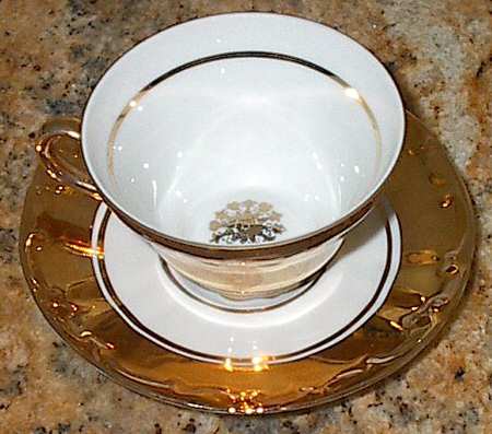 SBV7 Footed Cup & Saucer Set