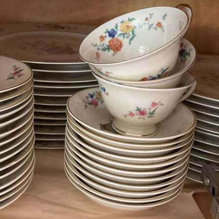 SCH555 Footed Cup & Saucer Set