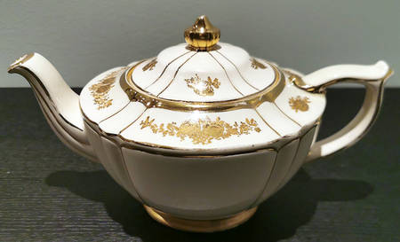 1992 Teapot & Lid