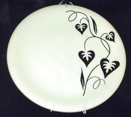 Black Ivy Luncheon Plate