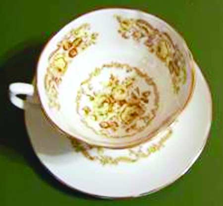 SUT53 Footed Cup & Saucer Set