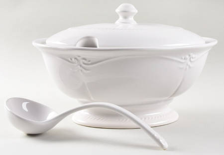 Gallery Collection White Tureen & Lid w/Ladle