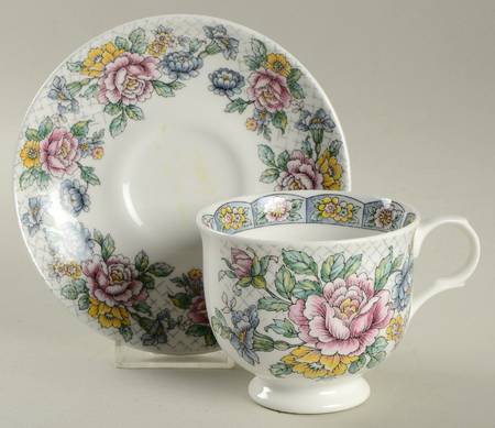 Victoria Footed Cup & Saucer Set