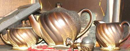 1699 Teapot & Lid