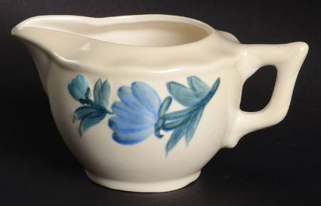 Dahlia (White Bottom) Creamer