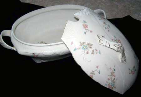 SY906 Tureen &  Lid
