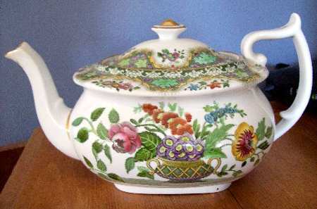 R8396 by Spode