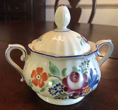 SLT113 (Scalloped) Sugar Bowl & Lid