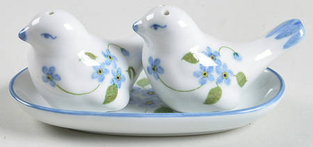 Sweet Tea Figural Salt & Pepper with Tray Set