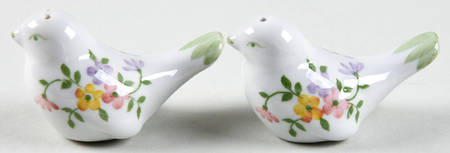 Sweet Tea Figural Salt & Pepper with Tray Set