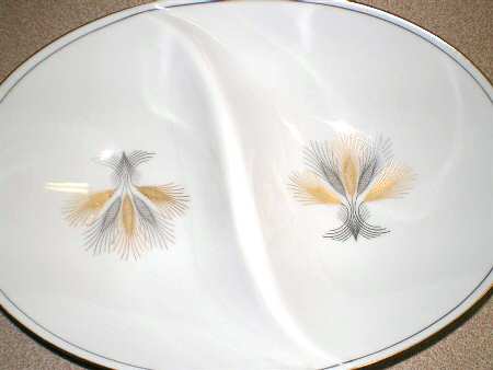 6904 11" Oval Divided Vegetable Bowl