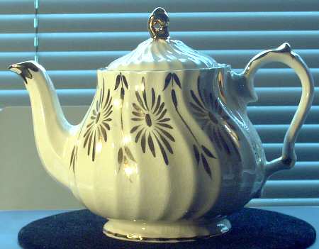 3147 Teapot & Lid