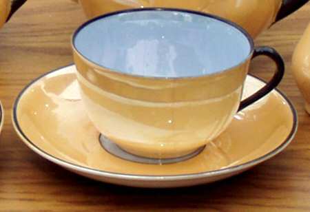 SCH593 Footed Cup & Saucer Set