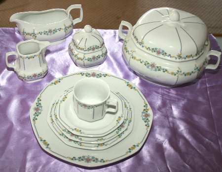 SLT384 Creamer