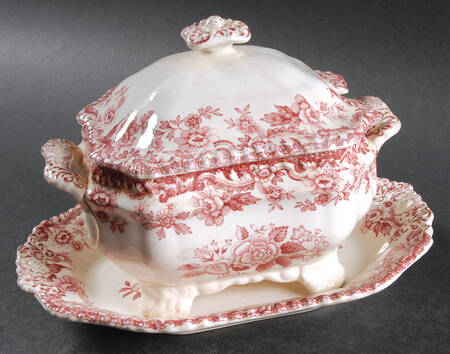 SP327 (Gadroon Shape) Sauce Boat & Lid with Underplate