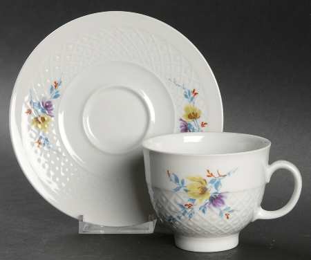 25987 Footed Cup & Saucer Set