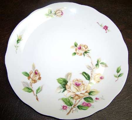 520 (Scalloped) by Seyei Toki Co