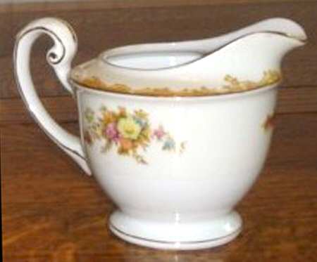 SLL8 Creamer