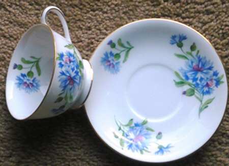 SAN111 Footed Cup & Saucer Set