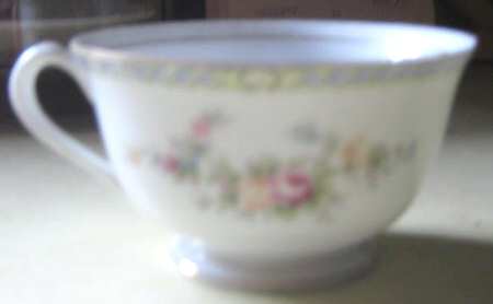 SLL9 Footed Cup