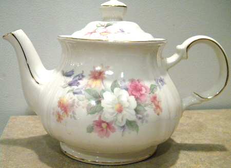 3900 Teapot & Lid