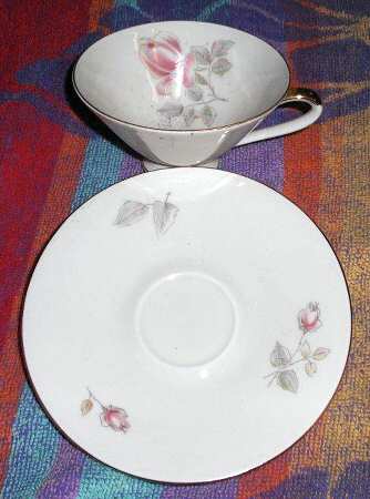 324 Footed Cup & Saucer Set