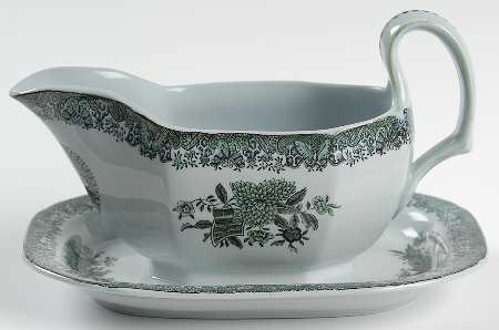 Y3130 Gravy Boat with Attached Underplate