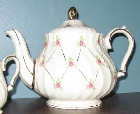 3662 Teapot & Lid