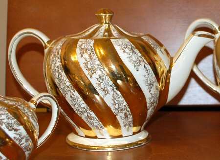 15398b Teapot & Lid