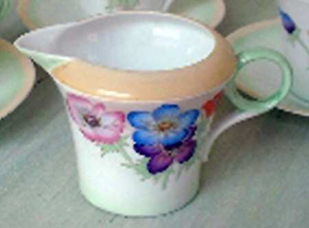 Anemone Bunch Creamer