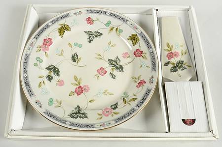 SAD77 Cake Plate and Server (Boxed Set)