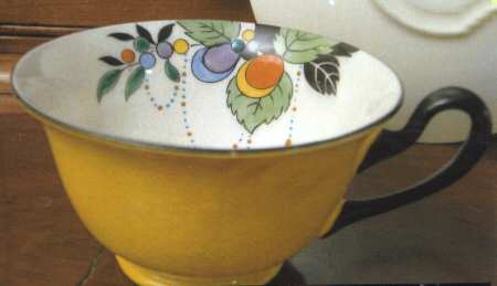 11441-32 Footed Cup