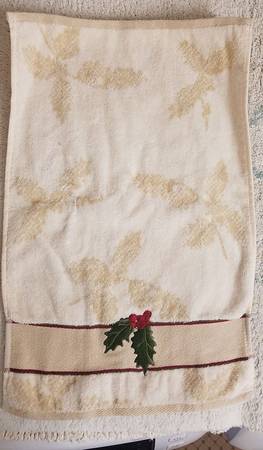 Holly Jolly Fingertip Towel-Cloth