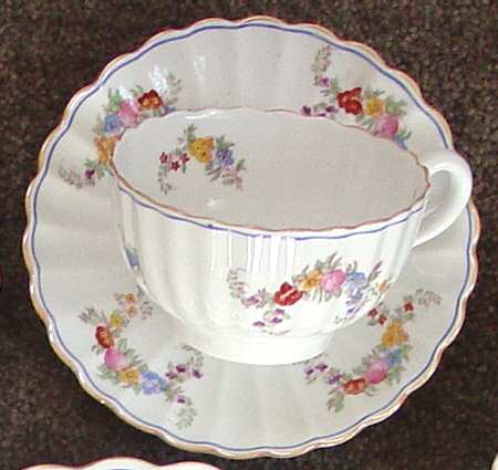 Y5901 Flat Cup & Saucer Set