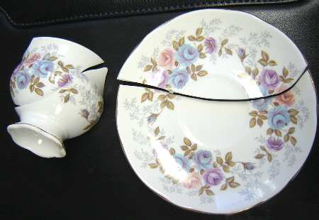 SUT58 Footed Cup & Saucer Set
