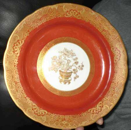 R8398 (Scalloped) by Spode