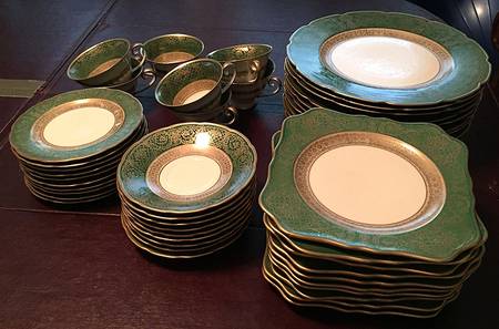 25144-E Footed Cup & Saucer Set