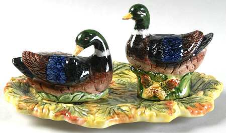Harvest Figural Collection Figural Salt and Pepper Tray Set