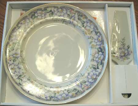 Donna (Gold Trim) Cake Plate and Server (Boxed Set)