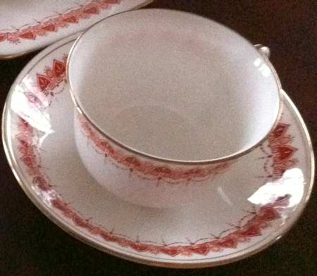 SHE71 Flat Cup & Saucer Set
