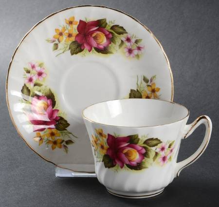 SUT63 Flat Cup & Saucer Set