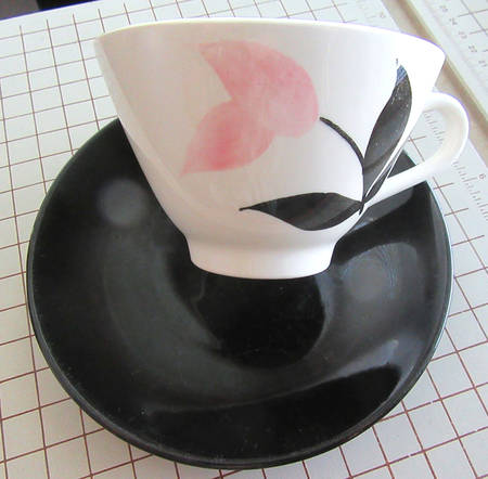 STT383 Footed Cup & Saucer Set